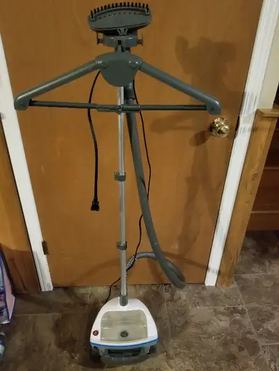 Steam Fast Garment Steamer Model SF-510 Used once for a wedding. Telescoping stand, compact for easy...