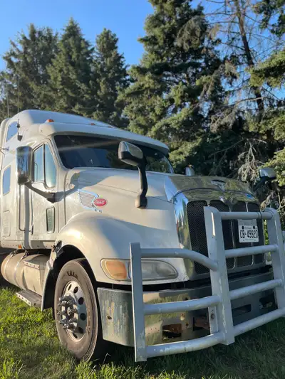 Peterbilt 387 engine 2007 $9,699 CASH ONLY OR MAKE BEST OFFER • Manual Truck • New AC compressor • N...