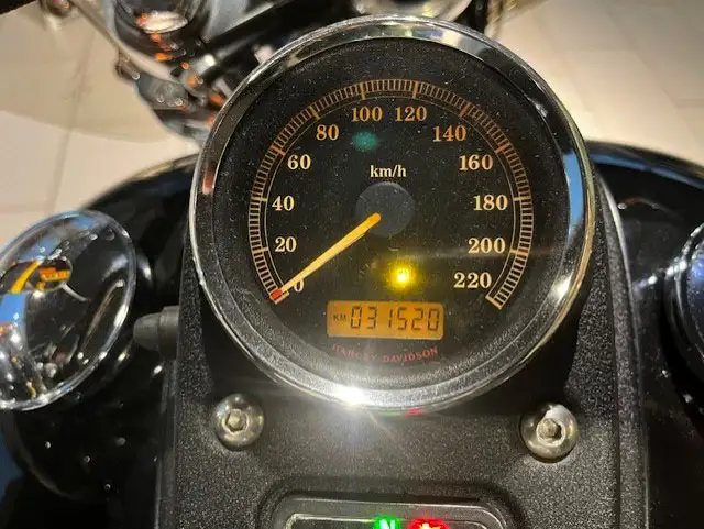 2007 Harley Davidson Street Bob in Street, Cruisers & Choppers in Ottawa - Image 9