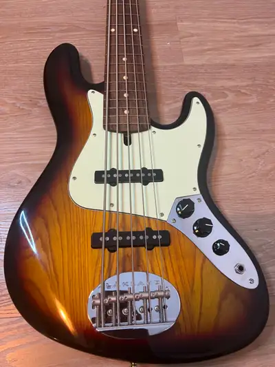 Lakland 55-60 (5-String Jazz Bass) with Case – Gently Used, View more