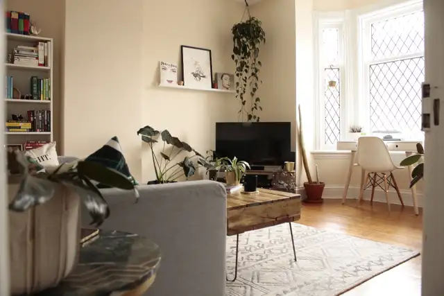 LIVE, PLAY AND ENTERTAIN IN THE GLEBE.