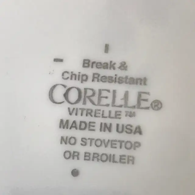 Set of 9 Corelle Dinner Plates Square in Kitchen & Dining Wares in Ottawa - Image 3