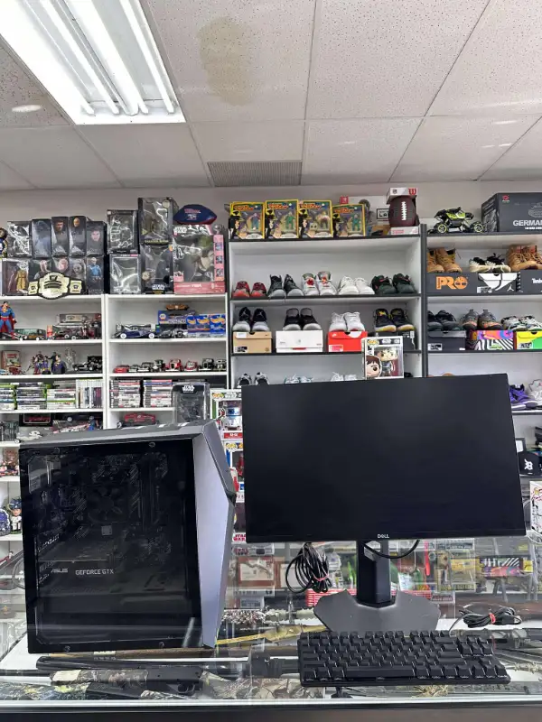 ASUS ROG Strix G10DK PC , Dell 240 HZ monitor, Logitec mouse in Desktop Computers in Windsor Region - Image 3