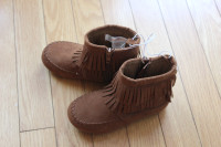 Nouvelles BOTTESpour fille,grandeur 9/New boots for girl, size 9