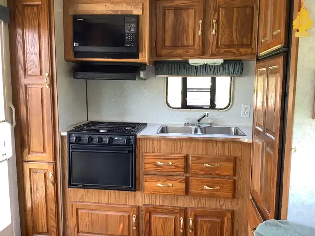 JAYCO 5th WHEEL CAMPER in Other in Summerside - Image 5