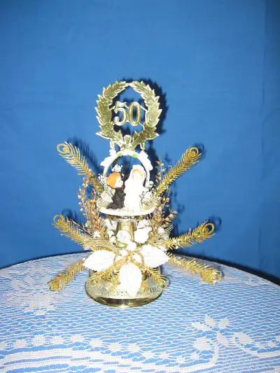 - Variety of sizes of fold-out bells in white, blue, pink and yellow. (Some are super large---for ha...