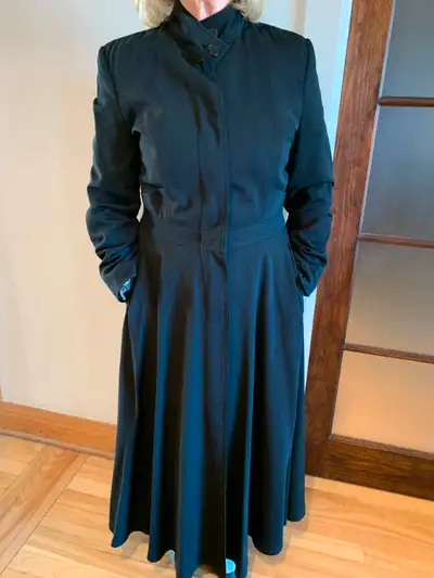 Manteau redingote pour femmes de couleur noire, mi saison, de style Vogue de « Hilary Radley », long...