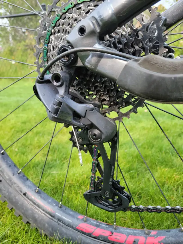2019 Commencal Meta TR 29 Race (Large) in Mountain in Calgary - Image 10