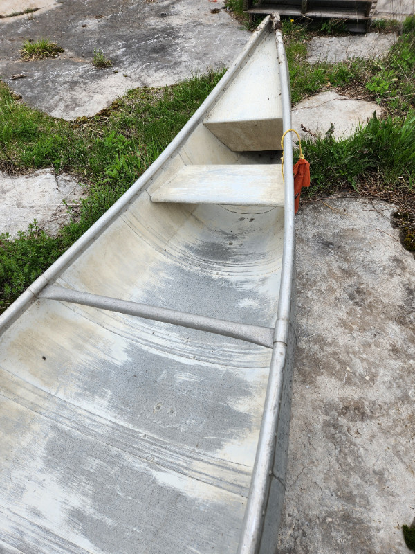 Canoe for sale in Canoes, Kayaks & Paddles in Napanee