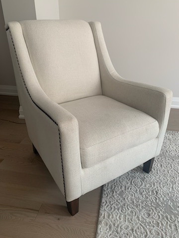White Accent Chair with Accent Pillow | Chairs & Recliners | Ottawa | Kijiji