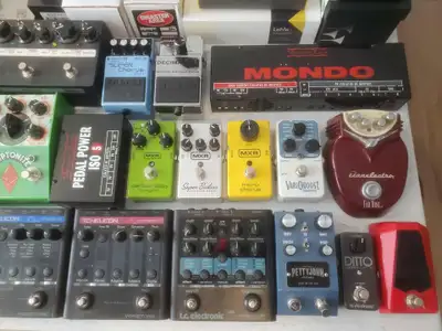 Pédale guitare...Overdrive Fuzz Distortion Delay Chorus Wah etc, View more