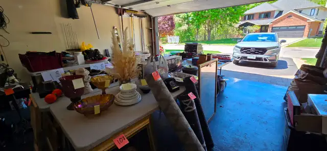 Garage Sale in Events in Ottawa - Image 3