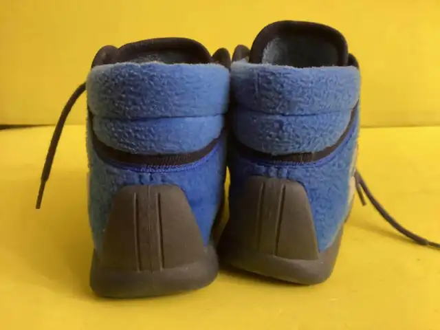 Boys boots 5, toddler, with laces, soft material in Clothing - 18-24 Months in Brantford - Image 3