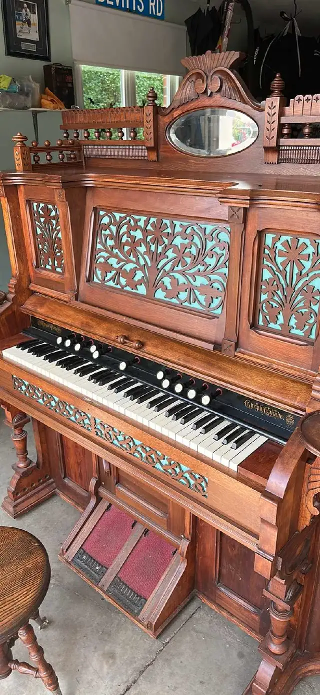 Antique Pump Organ & Original Clawfoot Stool – Fully Wor in Pianos & Keyboards in Kawartha Lakes - Image 8