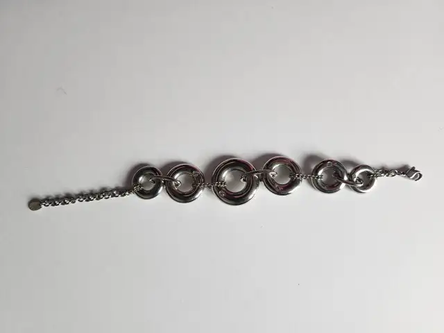 Swatch jewelry Adorius bracelet / Bracelet Swatch in Jewellery & Watches in Laval / North Shore - Image 3
