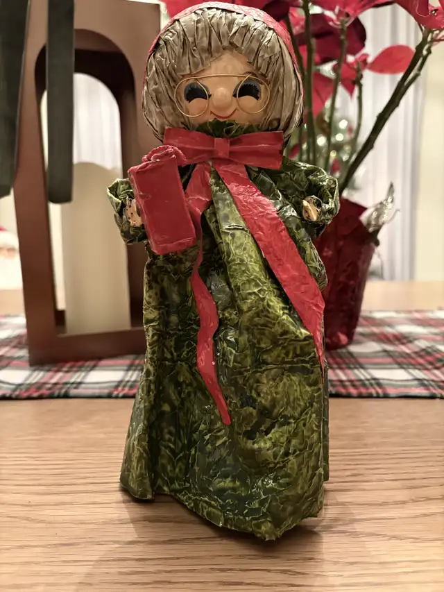 Paper Mache Caroler596426903750584321