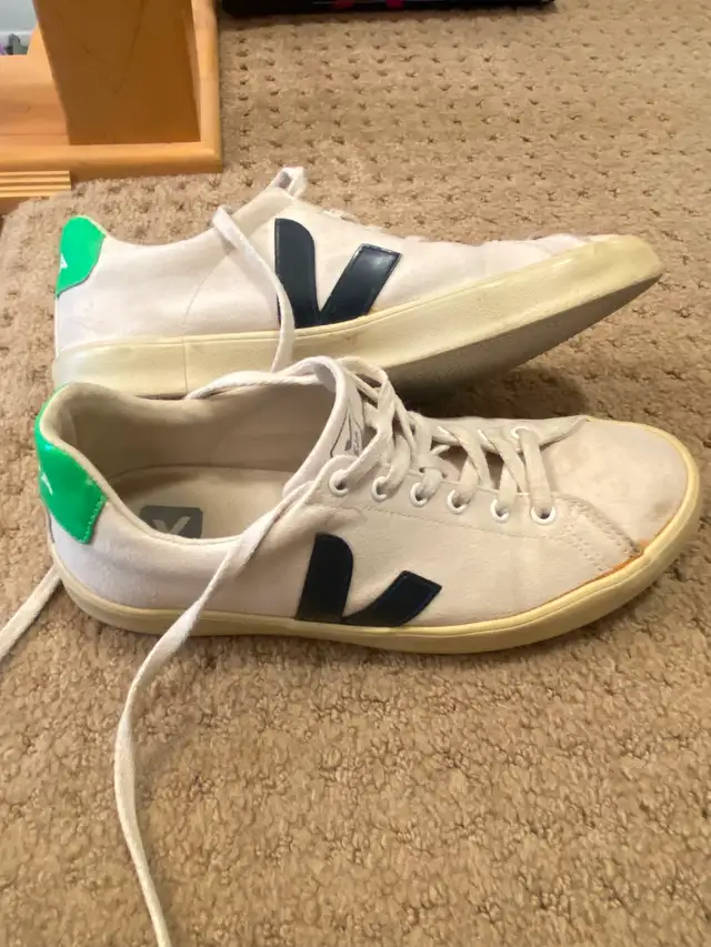 Veja Canvas Sneakers - Men 8/Women 9.5 for Sale in Women's - Shoes in Calgary - Image 2