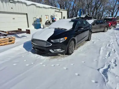 Great awd car needs nothing runs and drives like new fully loaded