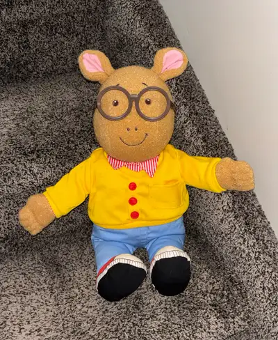 Vintage 1996 Electronic Talking 16" Arthur Plush Toy Doll by Playskool.