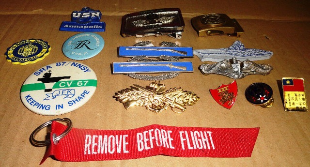 US MILITARY COLLECTIBLES BADGES BELT BUCKLES MAGNETS BUTTONS in Arts & Collectibles in Kawartha Lakes
