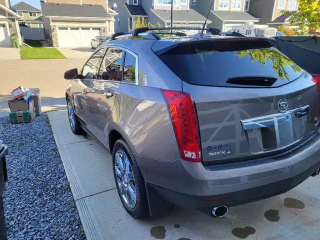 2012 Cadillac SRX AWD Mid Sized SUV566535414078525442