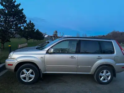 2005 Nissan X-Trail 197,400 km The 2.5L engine and automatic transmission are in good working condit...