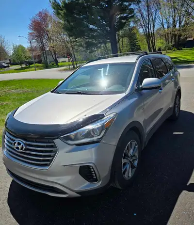 Hyundai santa fe XL 2017 174 000 km et des poussières jamais accidenté Beaucoup espaces et 7 passage...