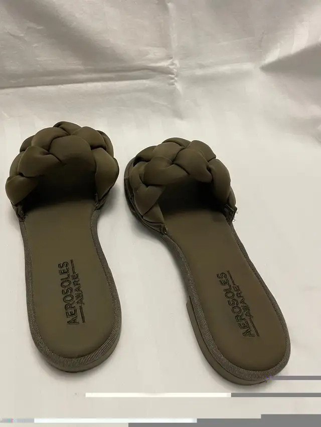 Women’s sandals in Women's - Shoes in City of Toronto - Image 6