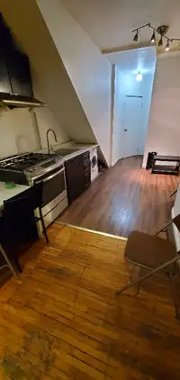 3 bed 1 bath for rent - downtown toronto - U of T area