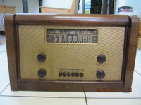 ClassicVintageSolidWoodMarconi AM/ShortwaveRadioCirca 1940-1950s