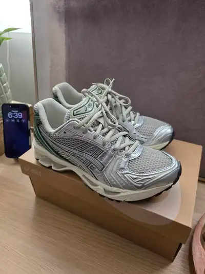Asics Kayano 14, View more