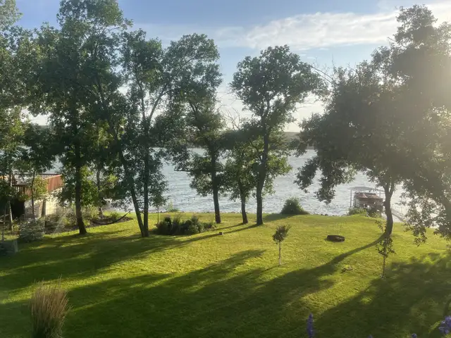 Lakefront home for sale in Houses for Sale in Moose Jaw - Image 10