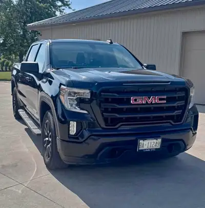 2019 GMC Sierra 1500. 250,000 kms. Owned since new - 1 owner. Was a work truck. Box cover and linex...