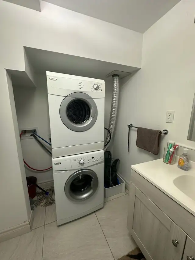 room for rent in Room Rentals & Roommates in Oshawa / Durham Region - Image 5