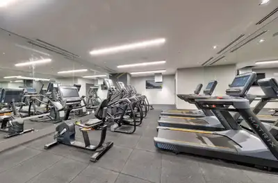 Luxury Downtown Sublet – Private Ensuite Bedroom (Dec 12 – Jan 12) Hello, I’m subleasing my private...