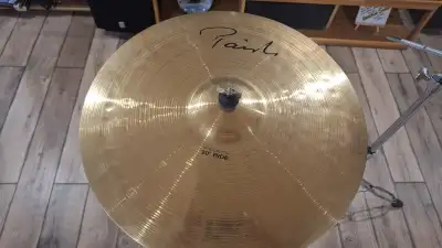 20 PAISTE SIGNATURE RIDE  NO KEYHOLE. PERFECT CONDITION, View more