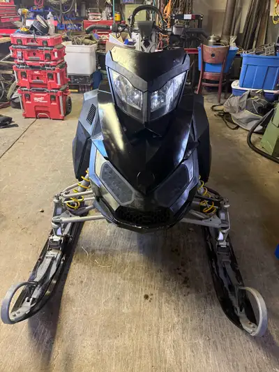 Im selling my 2008 summit 800 154” track Only 3200 km Comes with sled cover Sled is in great conditi...