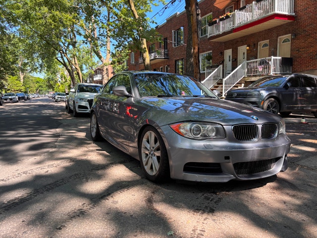 BMW - 2011 - 135i - manual — photo 4
