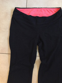 Liz Lange Maternity Black Yoga Pants Like new!