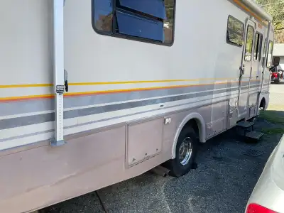 1993 Fleet Wood Bounder Class A 29 foot Motorhome.Pretty good shape being 33 years old. All applianc...
