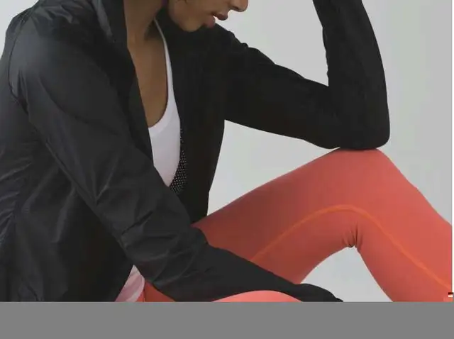 Lululemon  Wunder under coral Leggings size -XS in Women's - Bottoms in Markham / York Region - Image 4