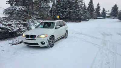 Selling my 2013 BMW X5 Msport with 210,000 km. This is a fully loaded X5 that runs great and has bee...