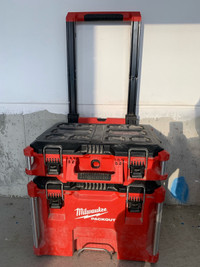 Milwaukee PACKOUT 22” Rolling Modular Toolbox w/ medium toolbox