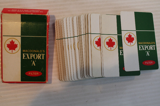 Vintage Jeu cartes et boite  EXPORT A  MACDONALD  1970 S dans Art et objets de collection  à Ville de Québec - Image 3