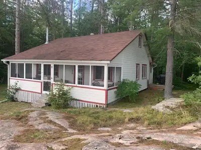 Cottage for rent on Trent Severn Waterway, View more