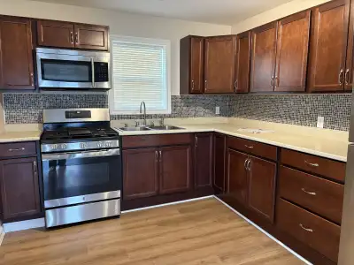 2 bedroom house for rent in west Dover. Contact for viewing, available immediately Short term rental...