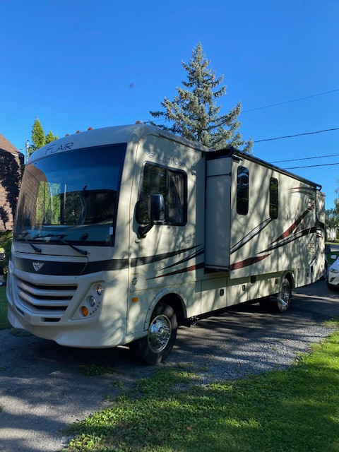 Motorisé Fleetwood Flair 29T 2016 - Impeccable! dans VR et caravanes  à Laval/Rive Nord