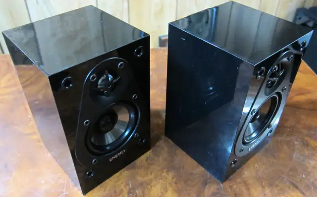 ENERGY TAKE CLASSIC 2 MINI BOOKSHELF SPEAKERS STEREO OR SURROUND in Speakers in Ottawa - Image 8