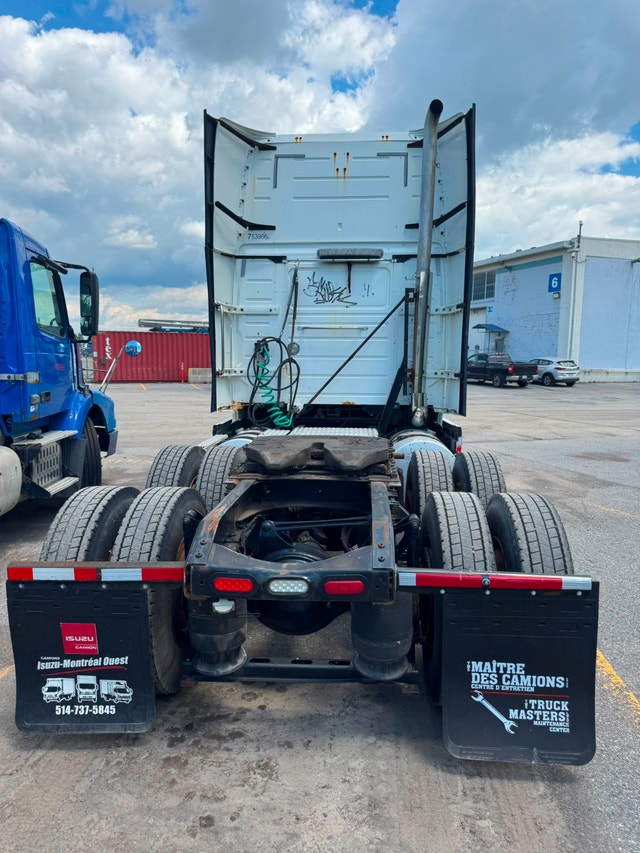 2011 Volvo VNL 670 Sleeper Cab Truck for sale — photo 4