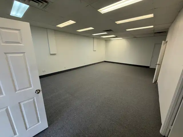 INDUSTRIAL SPACE FOR RENT AT CHESSWOOD AND SHEPPARD in Commercial & Office Space for Rent in City of Toronto - Image 5